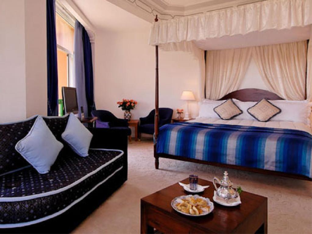 Es Saadi Marrakech Resort - Hotel Marakeş Dış mekan fotoğraf A suite at the hotel